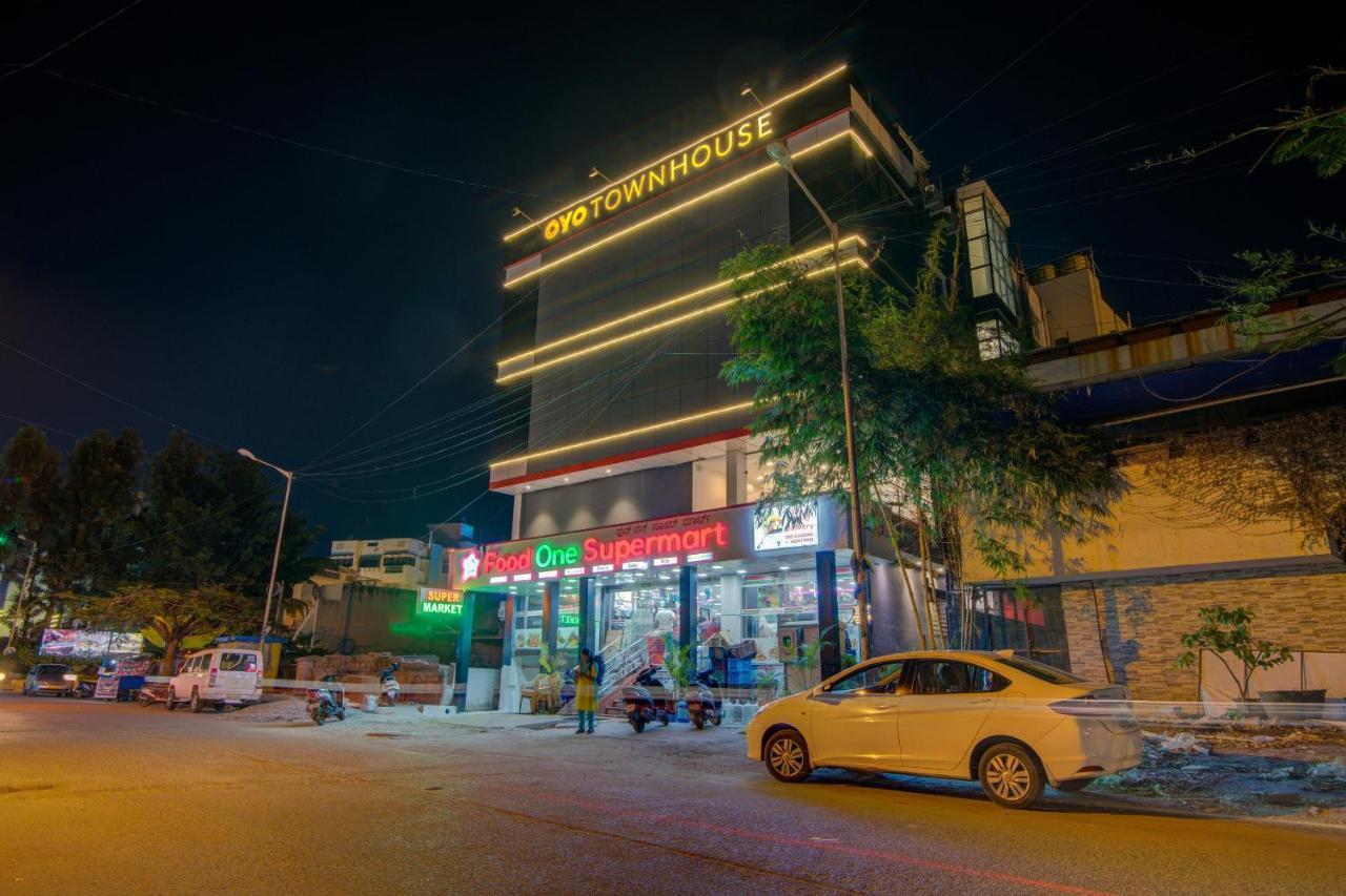 Oyo Townhouse 104 Koramangala Maharaja Signal Hotel Bangalore Exterior photo
